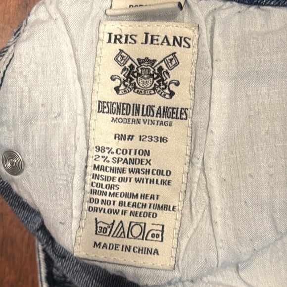 Medium IRIS JEANS Shorts Blue Asphalt Multicolor Tribal Jean Shorts - Picture 8 of 9